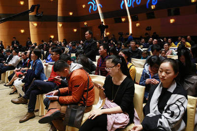 津橋移民再獲殊榮，榮獲2016年度誠信品牌移民服務(wù)機(jī)構(gòu)獎(jiǎng)